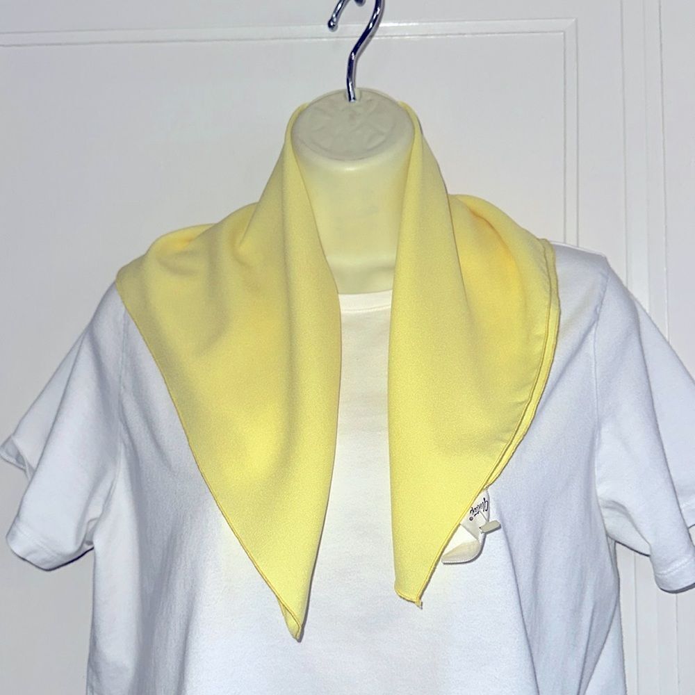 Nwot vintage 70s Glentex yellow polyester square scarf